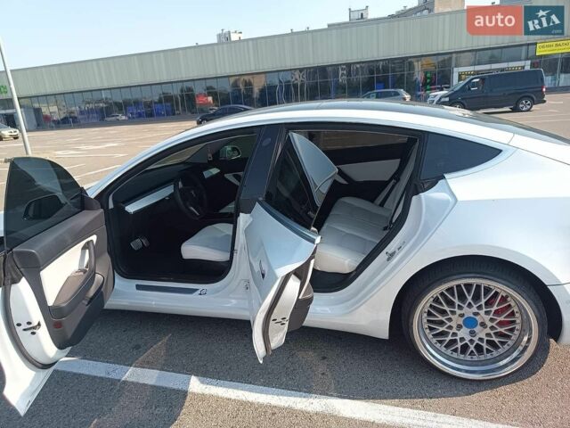 Білий Тесла Модель 3, об'ємом двигуна 0 л та пробігом 48 тис. км за 24800 $, фото 7 на Automoto.ua