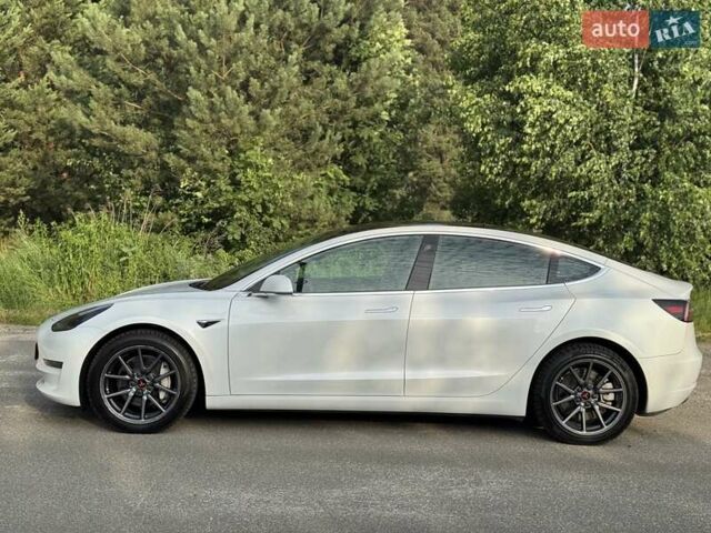 Белый Тесла Модель 3, объемом двигателя 0 л и пробегом 60 тыс. км за 17900 $, фото 10 на Automoto.ua