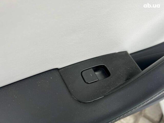 Білий Тесла Модель 3, об'ємом двигуна 0 л та пробігом 203 тис. км за 12000 $, фото 30 на Automoto.ua