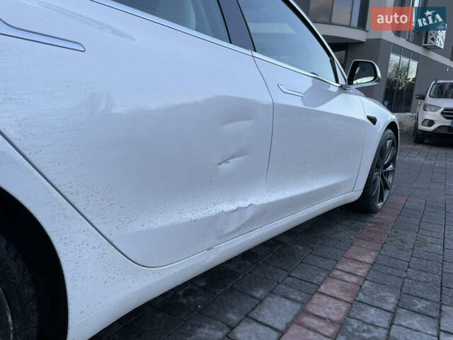 Білий Тесла Модель 3, об'ємом двигуна 0 л та пробігом 24 тис. км за 20500 $, фото 10 на Automoto.ua