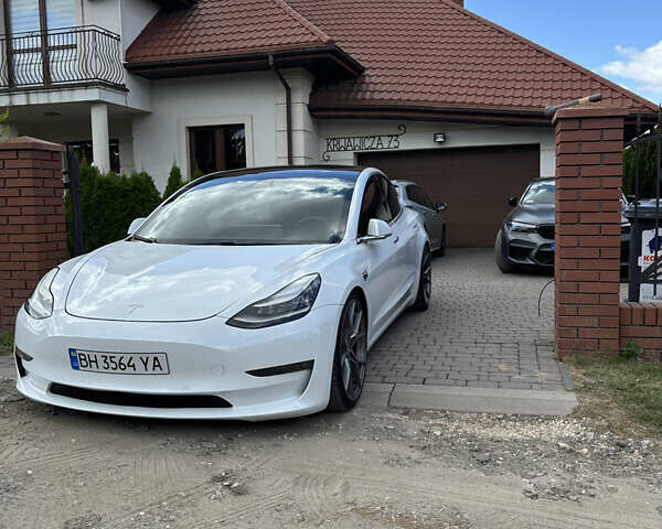 Белый Тесла Модель 3, объемом двигателя 0 л и пробегом 119 тыс. км за 20499 $, фото 22 на Automoto.ua
