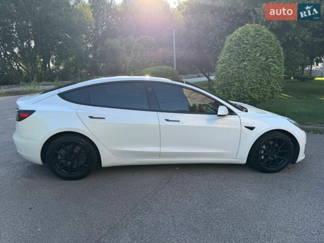 Белый Тесла Модель 3, объемом двигателя 0 л и пробегом 160 тыс. км за 18500 $, фото 9 на Automoto.ua