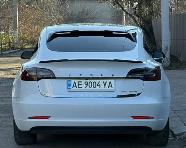 Білий Тесла Модель 3, об'ємом двигуна 0 л та пробігом 192 тис. км за 18350 $, фото 8 на Automoto.ua