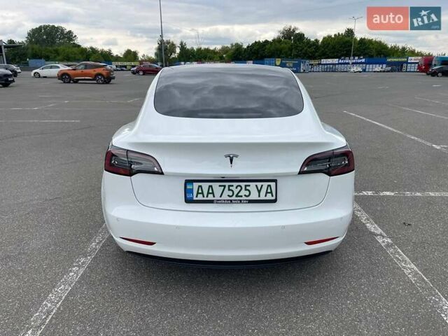 Белый Тесла Модель 3, объемом двигателя 0 л и пробегом 101 тыс. км за 16000 $, фото 9 на Automoto.ua