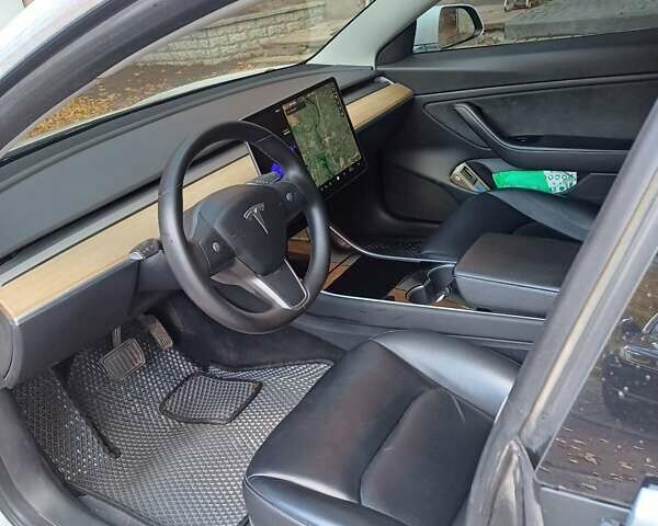 Білий Тесла Модель 3, об'ємом двигуна 0 л та пробігом 160 тис. км за 16500 $, фото 6 на Automoto.ua