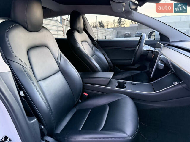 Білий Тесла Модель 3, об'ємом двигуна 0 л та пробігом 208 тис. км за 14300 $, фото 8 на Automoto.ua