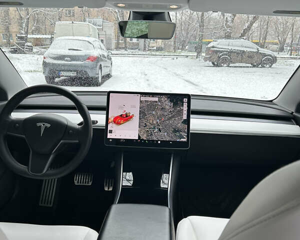 Білий Тесла Модель 3, об'ємом двигуна 0 л та пробігом 49 тис. км за 17500 $, фото 10 на Automoto.ua