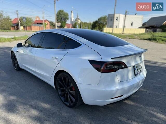 Белый Тесла Модель 3, объемом двигателя 0 л и пробегом 57 тыс. км за 21000 $, фото 52 на Automoto.ua