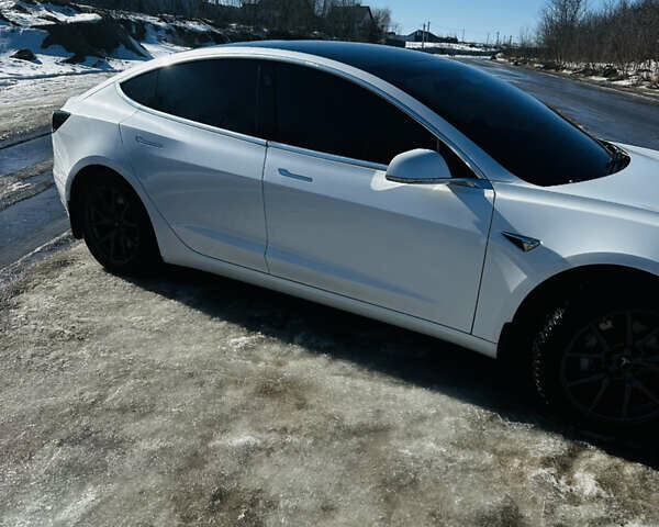 Белый Тесла Модель 3, объемом двигателя 0 л и пробегом 112 тыс. км за 17000 $, фото 5 на Automoto.ua