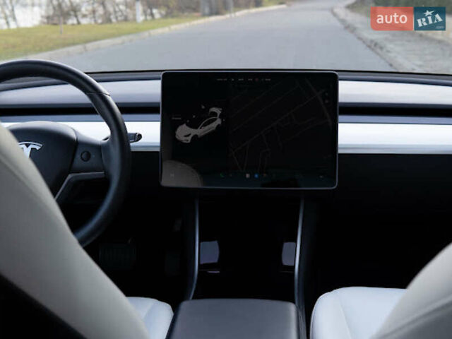 Тесла Модель 3 2019 в Львове на Automoto.ua Белый Тесла Модель 3, объемом двигателя 0 л и пробегом 80 тыс. км за 19900 $, фото 5 на Automoto.ua