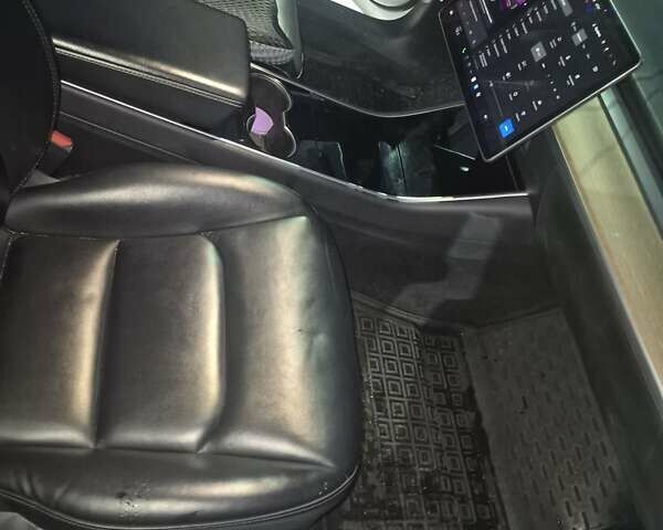 Білий Тесла Модель 3, об'ємом двигуна 0 л та пробігом 145 тис. км за 18000 $, фото 8 на Automoto.ua