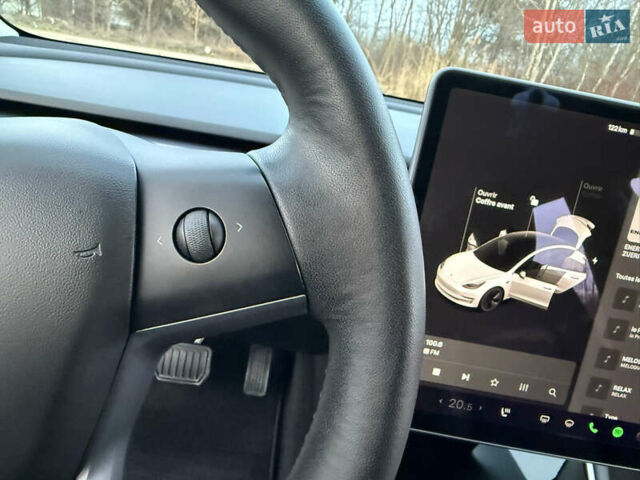 Белый Тесла Модель 3, объемом двигателя 0 л и пробегом 139 тыс. км за 17750 $, фото 53 на Automoto.ua