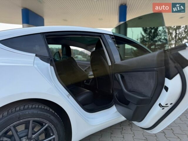 Белый Тесла Модель 3, объемом двигателя 0 л и пробегом 177 тыс. км за 12999 $, фото 26 на Automoto.ua