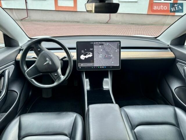 Білий Тесла Модель 3, об'ємом двигуна 0 л та пробігом 108 тис. км за 16400 $, фото 9 на Automoto.ua