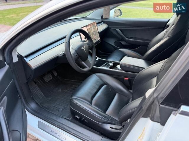 Білий Тесла Модель 3, об'ємом двигуна 0 л та пробігом 82 тис. км за 18400 $, фото 16 на Automoto.ua