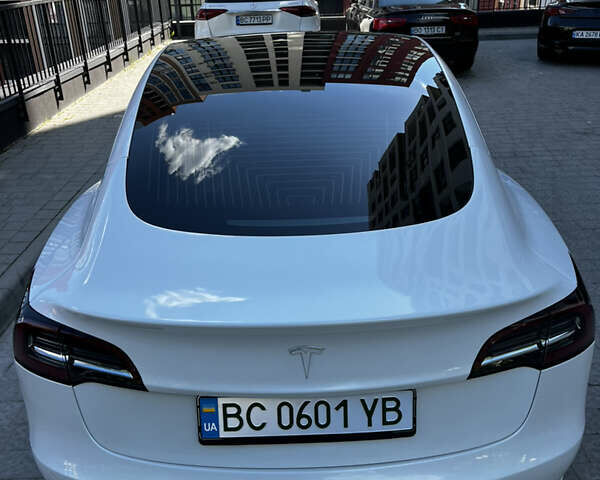 Белый Тесла Модель 3, объемом двигателя 0 л и пробегом 71 тыс. км за 22700 $, фото 7 на Automoto.ua