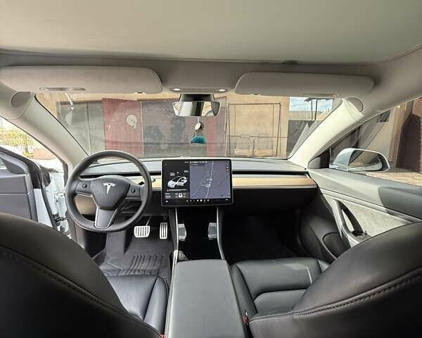 Белый Тесла Модель 3, объемом двигателя 0 л и пробегом 143 тыс. км за 18900 $, фото 21 на Automoto.ua