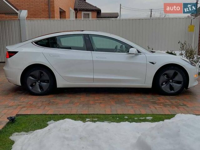 Белый Тесла Модель 3, объемом двигателя 0 л и пробегом 31 тыс. км за 32600 $, фото 15 на Automoto.ua