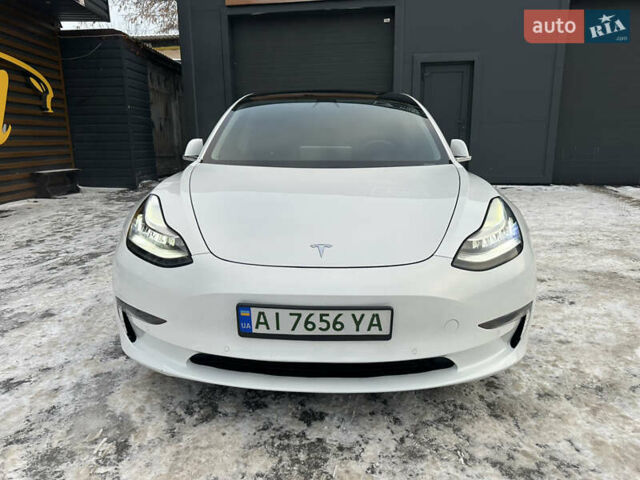 Белый Тесла Модель 3, объемом двигателя 0 л и пробегом 45 тыс. км за 15700 $, фото 2 на Automoto.ua