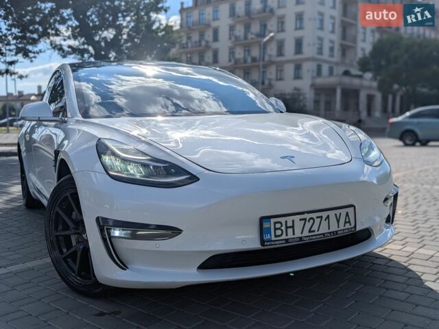 Белый Тесла Модель 3, объемом двигателя 0 л и пробегом 93 тыс. км за 15200 $, фото 8 на Automoto.ua
