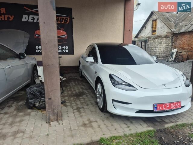 Білий Тесла Модель 3, об'ємом двигуна 0 л та пробігом 122 тис. км за 16800 $, фото 3 на Automoto.ua