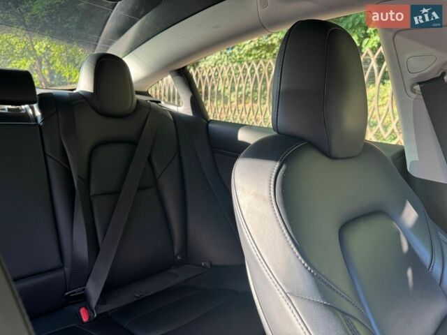 Белый Тесла Модель 3, объемом двигателя 0 л и пробегом 152 тыс. км за 17500 $, фото 26 на Automoto.ua