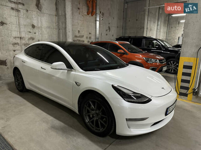 Білий Тесла Модель 3, об'ємом двигуна 0 л та пробігом 145 тис. км за 16900 $, фото 3 на Automoto.ua