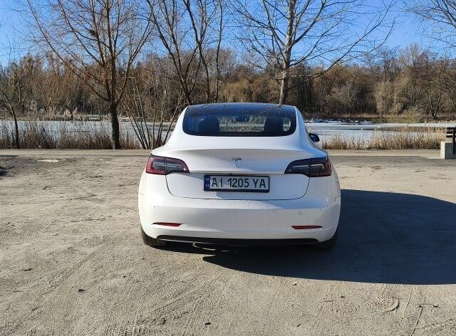 Білий Тесла Модель 3, об'ємом двигуна 0 л та пробігом 95 тис. км за 13500 $, фото 6 на Automoto.ua
