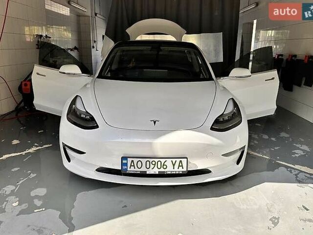 Білий Тесла Модель 3, об'ємом двигуна 0 л та пробігом 187 тис. км за 17500 $, фото 1 на Automoto.ua