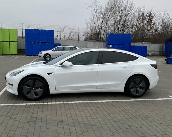 Белый Тесла Модель 3, объемом двигателя 0 л и пробегом 110 тыс. км за 17600 $, фото 10 на Automoto.ua