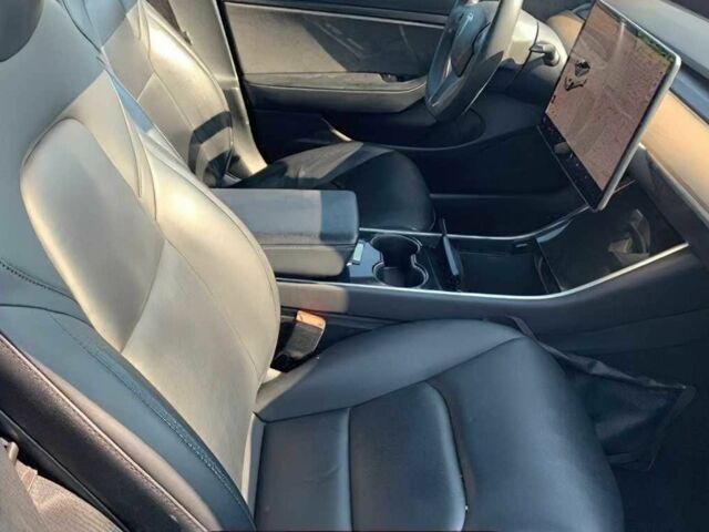 Белый Тесла Модель 3, объемом двигателя 0 л и пробегом 38 тыс. км за 11500 $, фото 8 на Automoto.ua