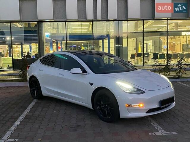 Білий Тесла Модель 3, об'ємом двигуна 0 л та пробігом 151 тис. км за 17300 $, фото 6 на Automoto.ua