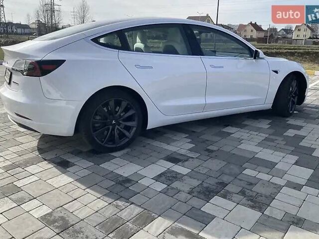 Белый Тесла Модель 3, объемом двигателя 0 л и пробегом 90 тыс. км за 21700 $, фото 10 на Automoto.ua