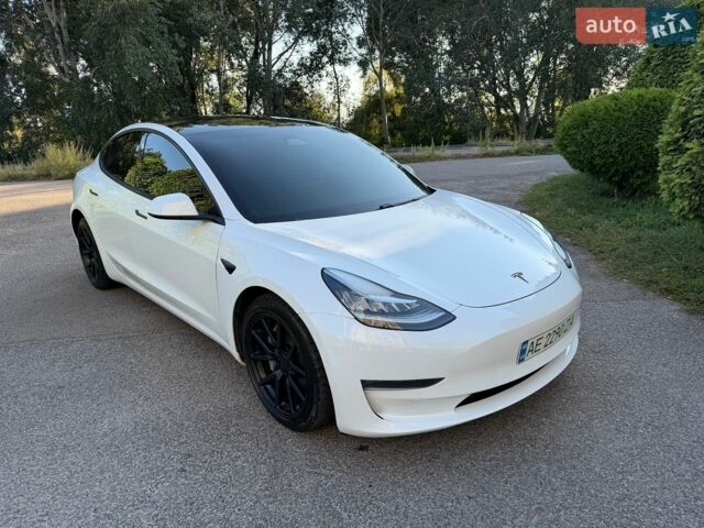 Белый Тесла Модель 3, объемом двигателя 0 л и пробегом 160 тыс. км за 18500 $, фото 3 на Automoto.ua