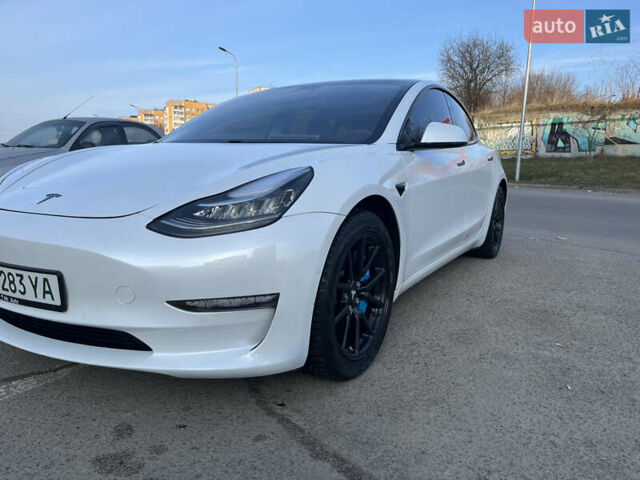 Белый Тесла Модель 3, объемом двигателя 0 л и пробегом 101 тыс. км за 18400 $, фото 2 на Automoto.ua