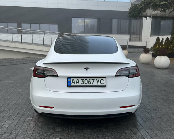Белый Тесла Модель 3, объемом двигателя 0 л и пробегом 137 тыс. км за 17300 $, фото 6 на Automoto.ua