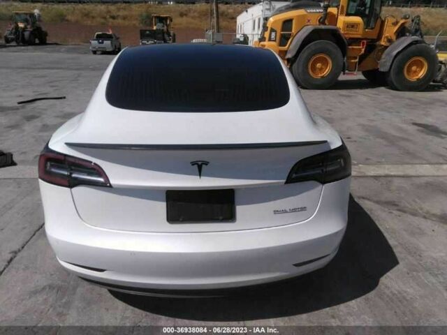 Білий Тесла Модель 3, об'ємом двигуна 0 л та пробігом 52 тис. км за 13000 $, фото 5 на Automoto.ua