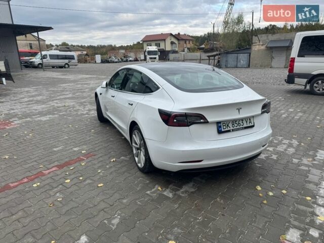 Белый Тесла Модель 3, объемом двигателя 0 л и пробегом 157 тыс. км за 15500 $, фото 4 на Automoto.ua