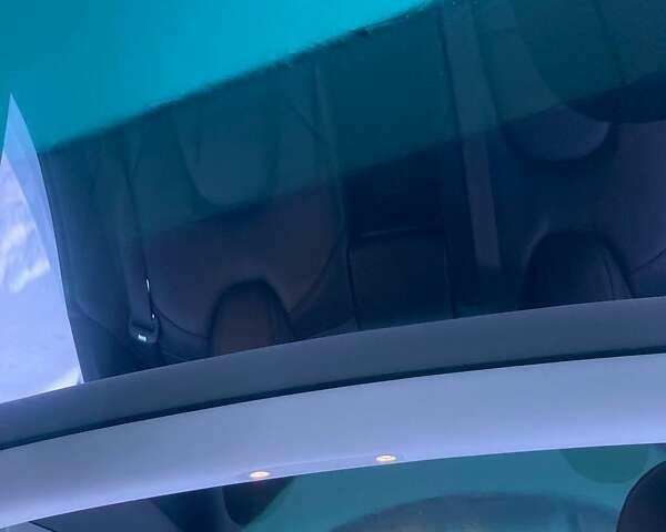 Білий Тесла Модель 3, об'ємом двигуна 0 л та пробігом 111 тис. км за 13700 $, фото 19 на Automoto.ua