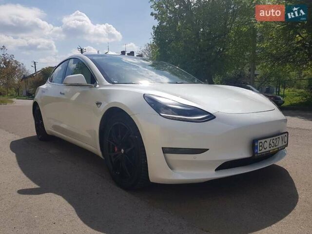 Білий Тесла Модель 3, об'ємом двигуна 0 л та пробігом 168 тис. км за 17400 $, фото 4 на Automoto.ua