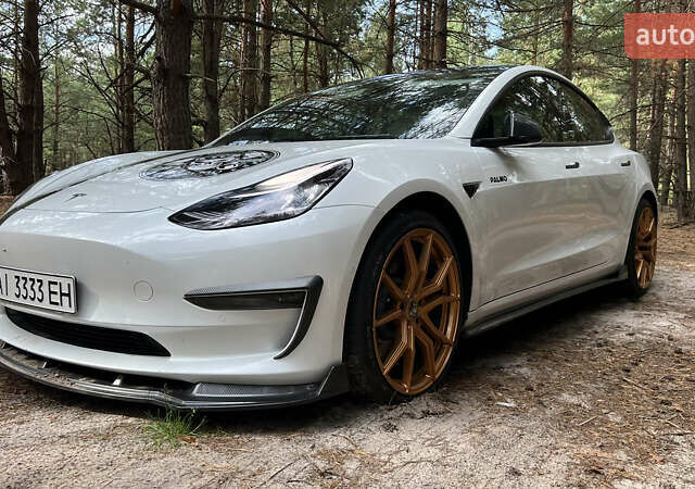 Белый Тесла Модель 3, объемом двигателя 0 л и пробегом 102 тыс. км за 24900 $, фото 23 на Automoto.ua