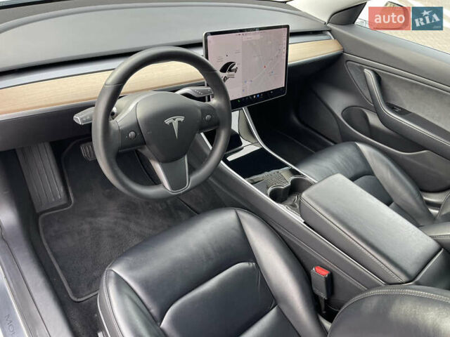 Белый Тесла Модель 3, объемом двигателя 0 л и пробегом 120 тыс. км за 17000 $, фото 32 на Automoto.ua