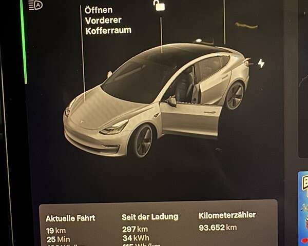 Белый Тесла Модель 3, объемом двигателя 0 л и пробегом 98 тыс. км за 18500 $, фото 2 на Automoto.ua