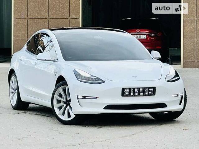 Білий Тесла Модель 3, об'ємом двигуна 0 л та пробігом 17 тис. км за 28200 $, фото 15 на Automoto.ua