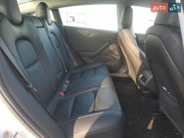 Белый Тесла Модель 3, объемом двигателя 0 л и пробегом 56 тыс. км за 11500 $, фото 9 на Automoto.ua