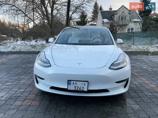 Білий Тесла Модель 3, об'ємом двигуна 0 л та пробігом 24 тис. км за 20500 $, фото 2 на Automoto.ua
