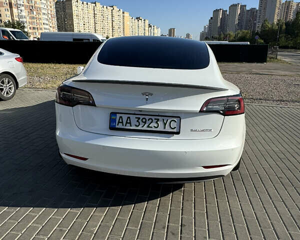 Белый Тесла Модель 3, объемом двигателя 0 л и пробегом 160 тыс. км за 18300 $, фото 3 на Automoto.ua