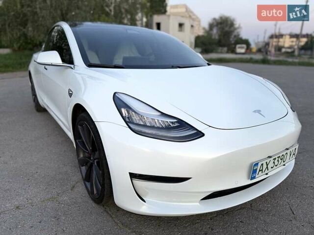 Белый Тесла Модель 3, объемом двигателя 0 л и пробегом 57 тыс. км за 21000 $, фото 35 на Automoto.ua