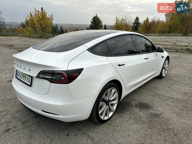 Білий Тесла Модель 3, об'ємом двигуна 0 л та пробігом 93 тис. км за 23000 $, фото 2 на Automoto.ua