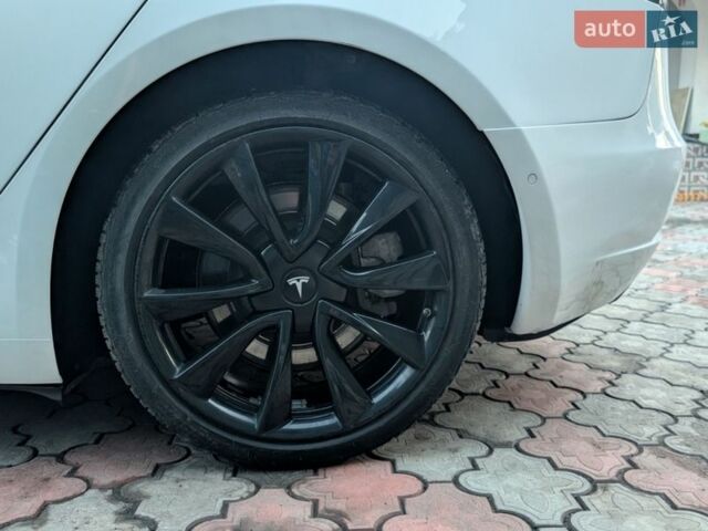 Белый Тесла Модель 3, объемом двигателя 0 л и пробегом 120 тыс. км за 19800 $, фото 15 на Automoto.ua